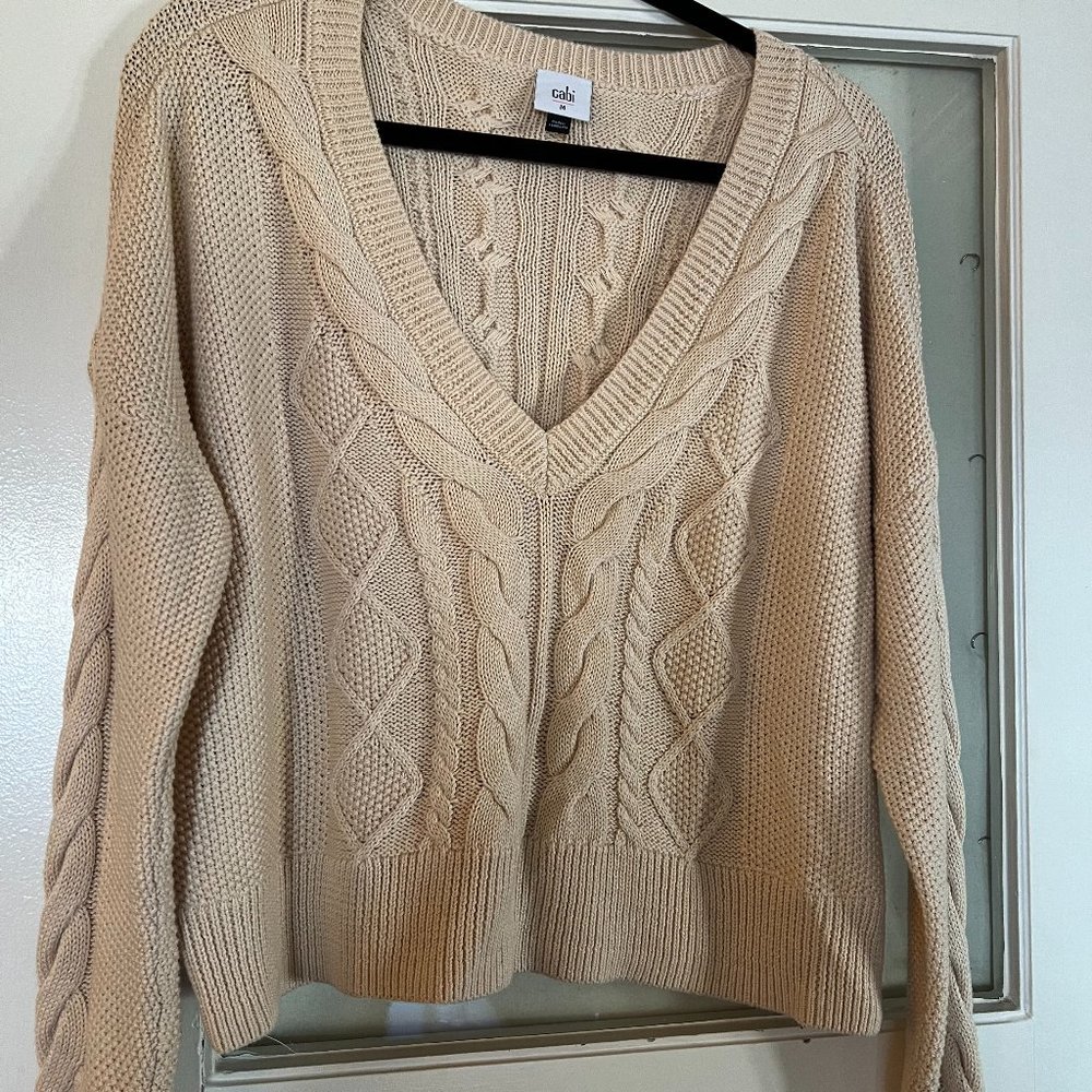 Cabi V Neck Cable sweater Size Medium